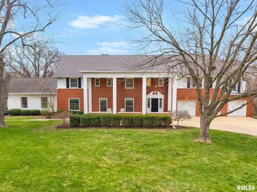 6526 N Saint Marys Road, Peoria, IL 61614