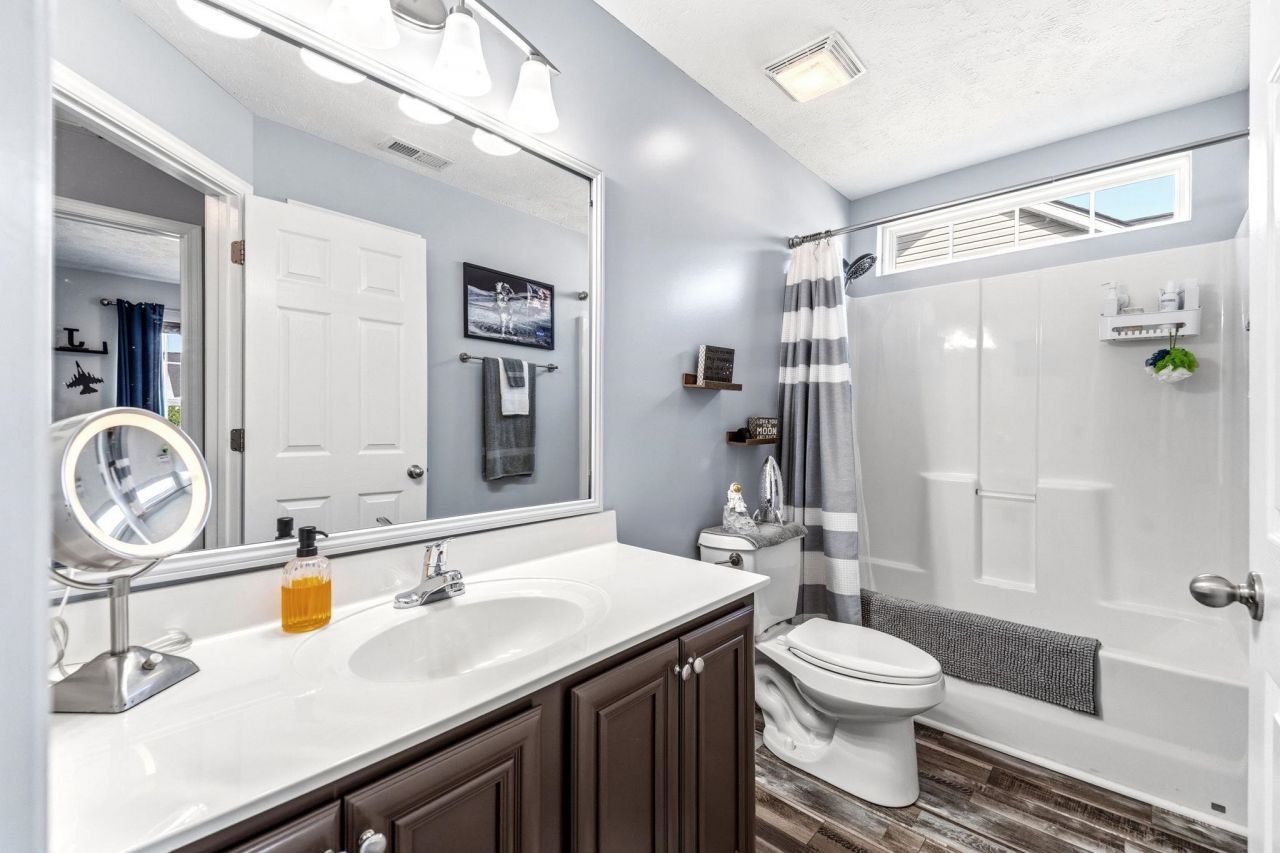 421 Carolina Woods Dr. Photo 11