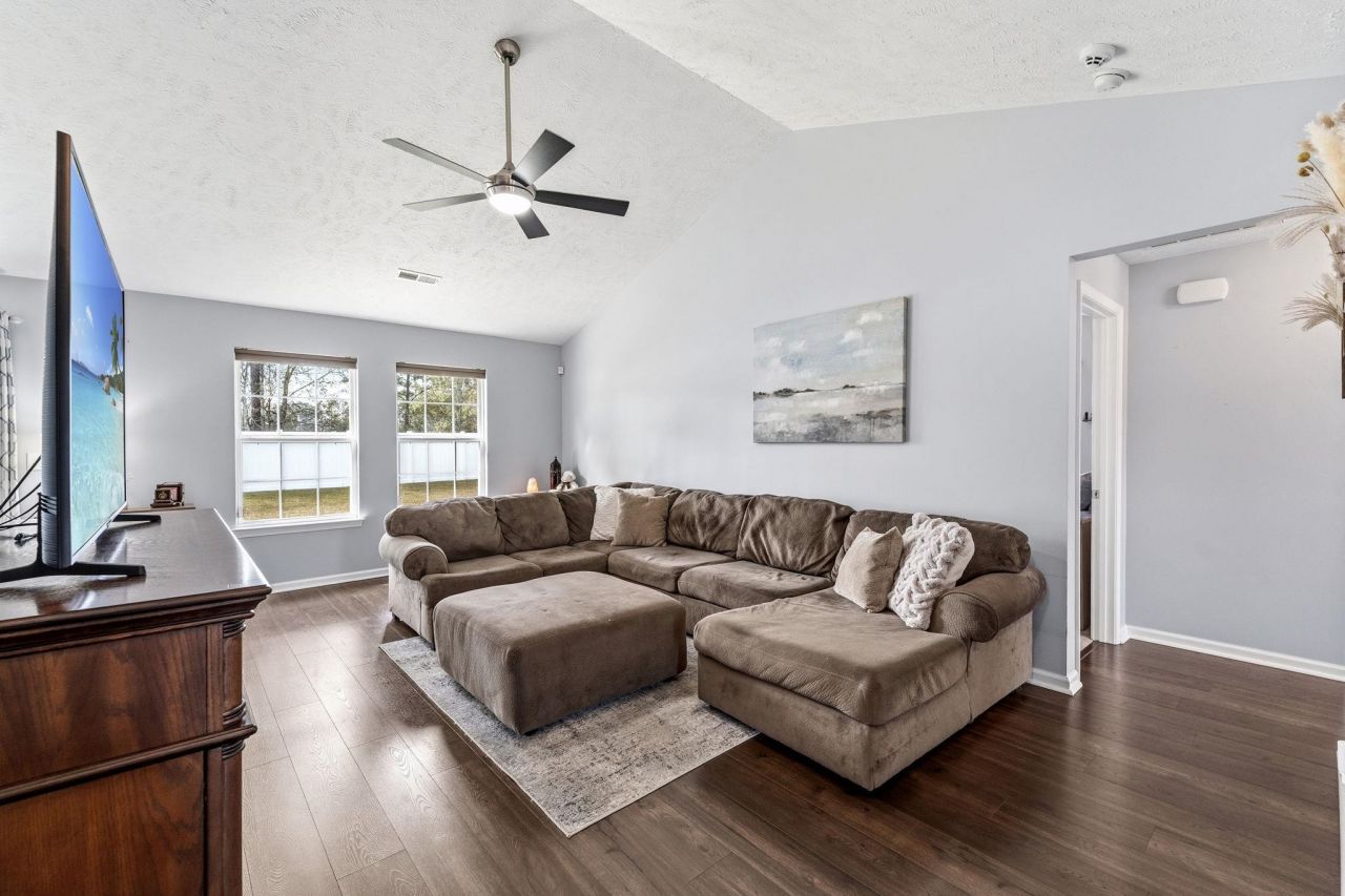 421 Carolina Woods Dr. Photo 13