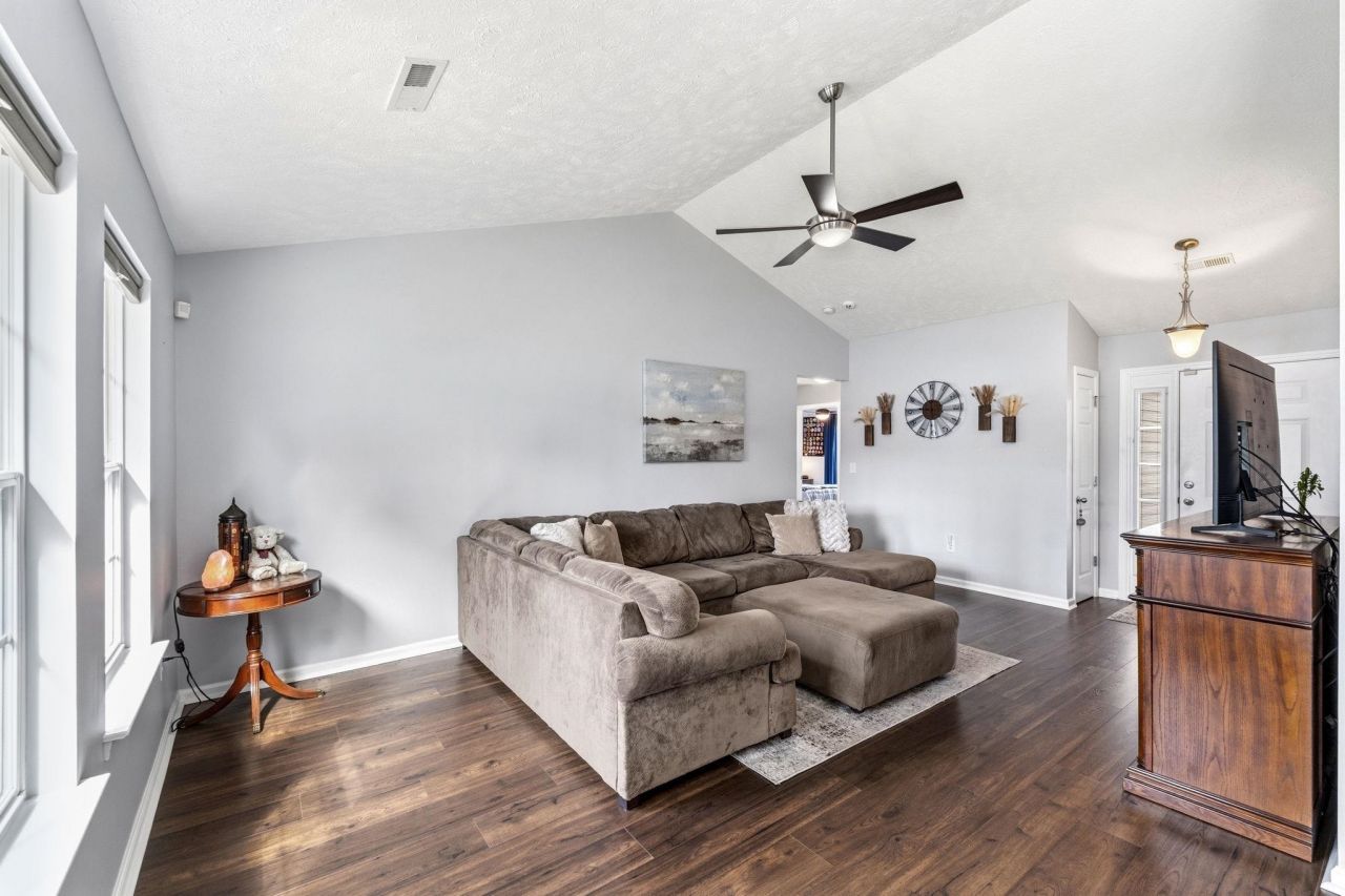 421 Carolina Woods Dr. Photo 14