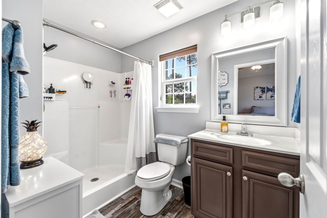 421 Carolina Woods Dr. Photo 8