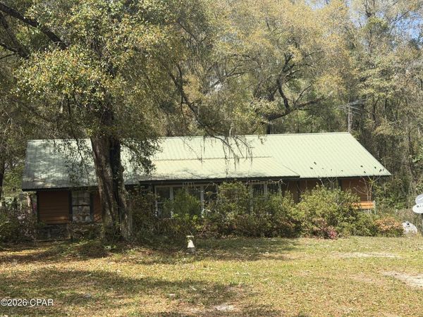 5198 Millers Ferry Road , Vernon, FL 32462