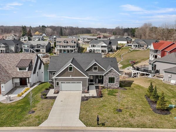 40 Lane 283 Hamilton Lake, Hamilton, IN 46742