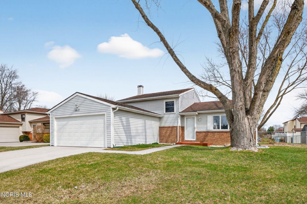 1917 Terri Rue, Northwood, OH 43619 Main Photo