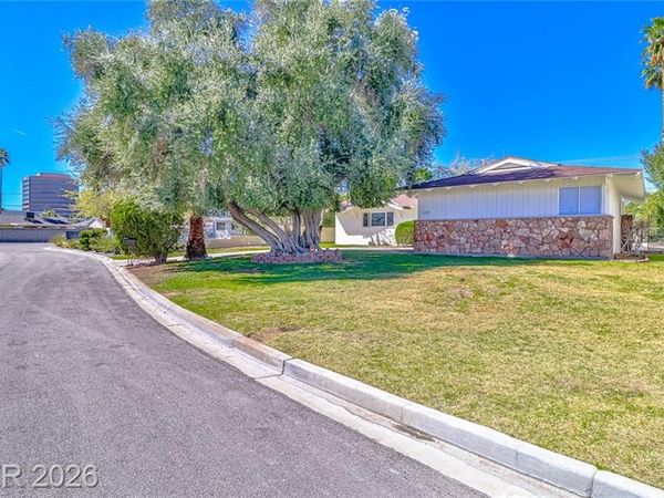 1605 Bryn Mawr Avenue , Las Vegas, NV 89102