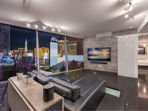 3722 Las Vegas Boulevard, Unit 907, Las Vegas, NV 89158
