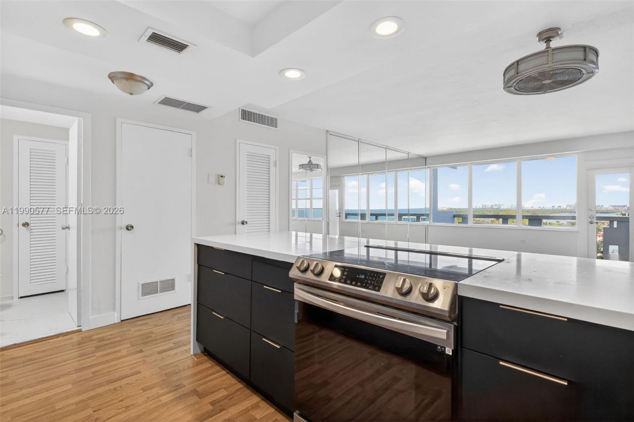 3111 N Ocean Dr, Unit 1002, Hollywood, FL 33019 Photo