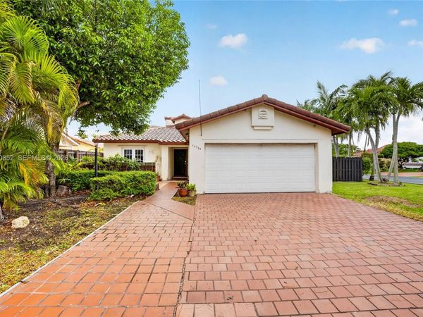 14750 SW 111th St, Unit 1, Miami, FL 33196