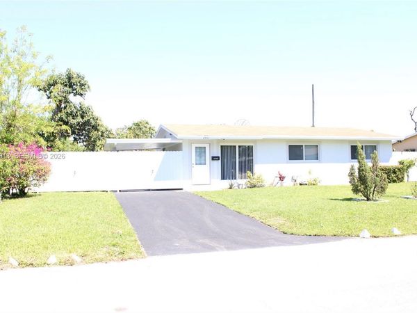 2411 SW 6th St , Fort Lauderdale, FL 33312
