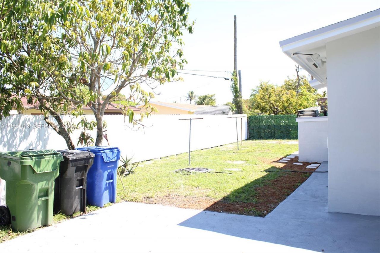 2411 SW 6th St , Fort Lauderdale, FL 33312 Photo