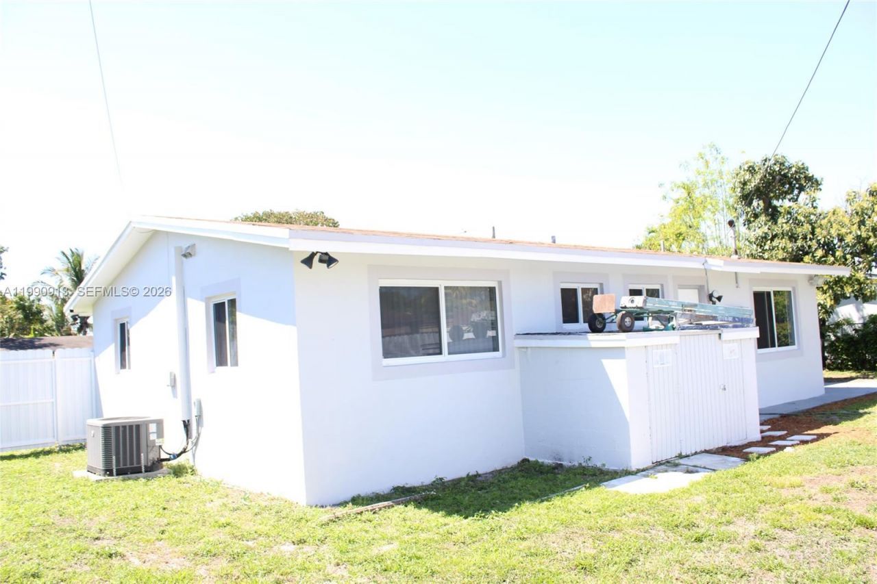 2411 SW 6th St , Fort Lauderdale, FL 33312 Photo