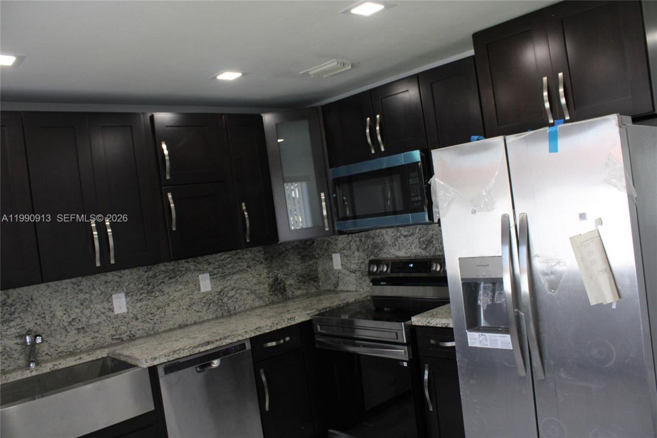 2411 SW 6th St , Fort Lauderdale, FL 33312 Photo