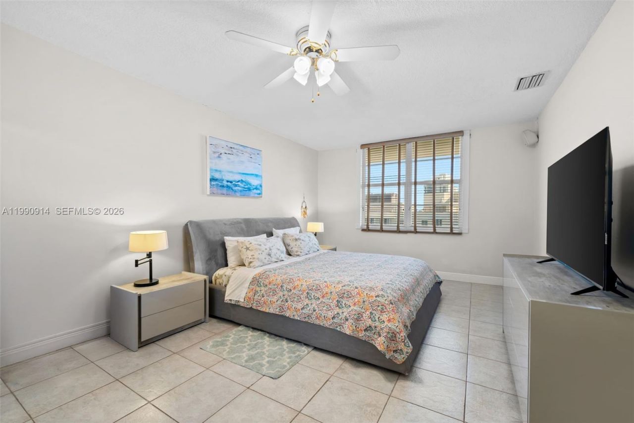 3725 S Ocean Dr , Unit PH18, Hollywood, FL 33019 Photo