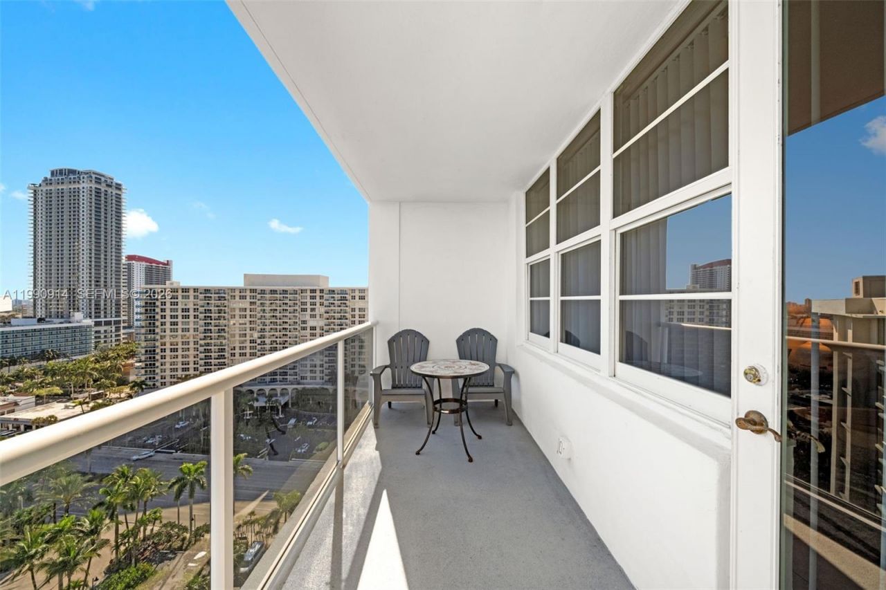 3725 S Ocean Dr , Unit PH18, Hollywood, FL 33019 Photo