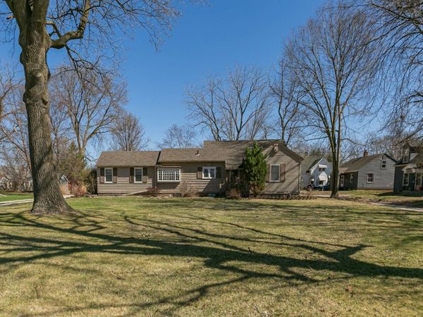 2317 17th Street , Rock Island, IL 61201