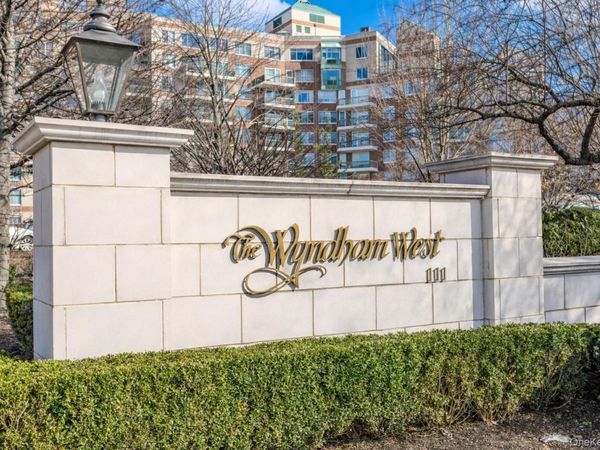 111 Cherry Valley Avenue , Unit M11, Garden City, NY 11530