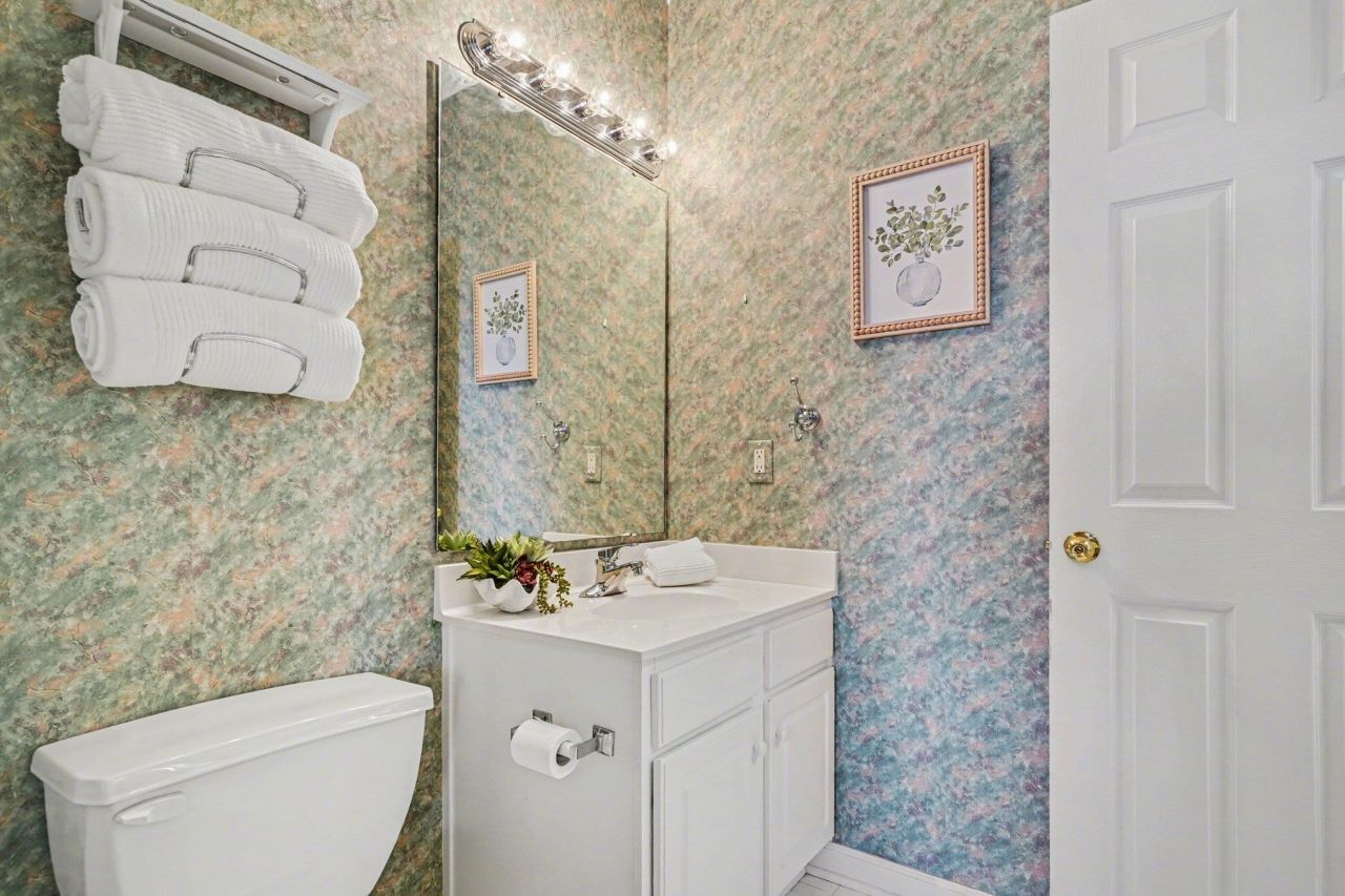 901 West Port Dr. Photo 16