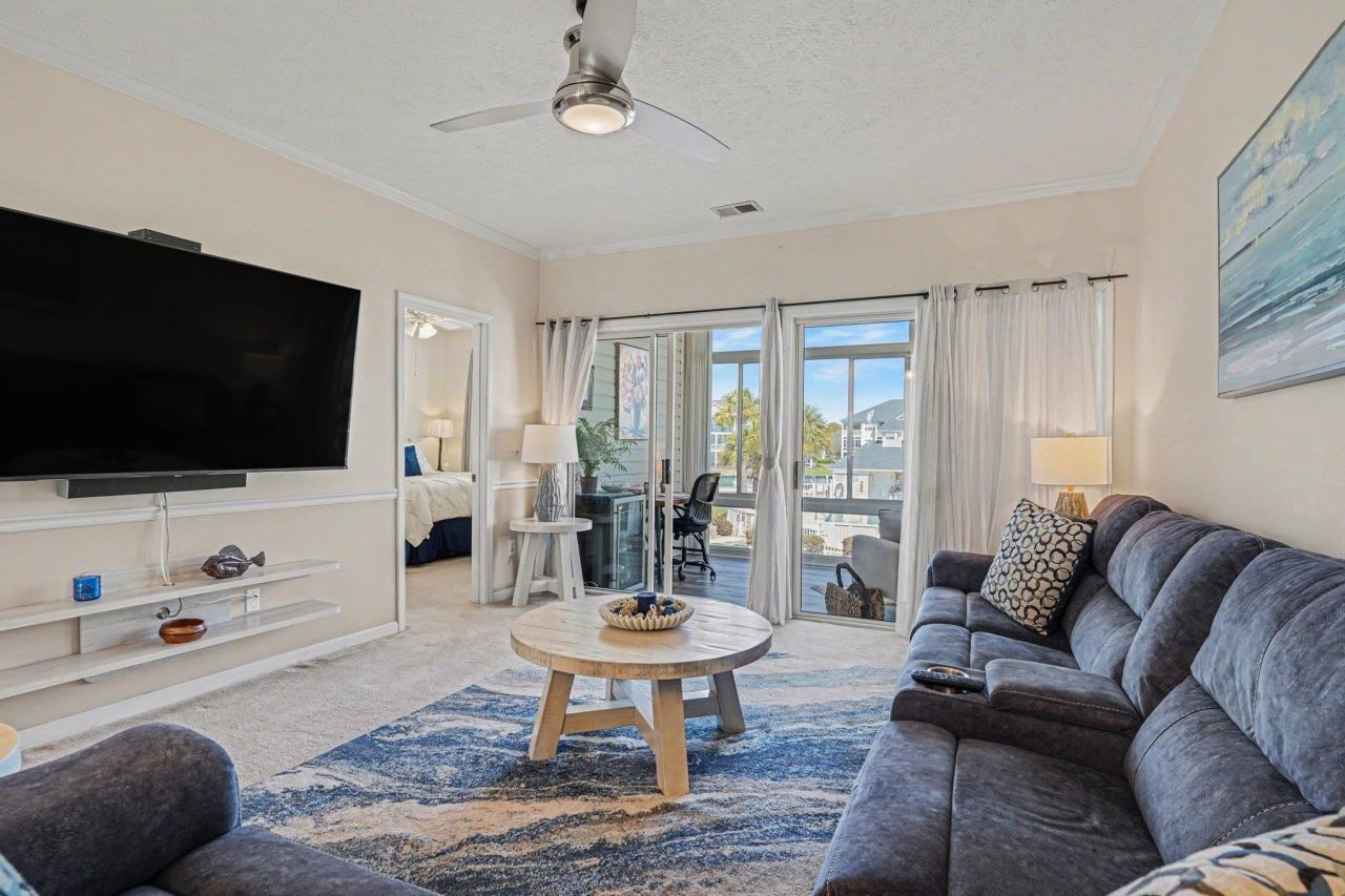 901 West Port Dr. Photo 5