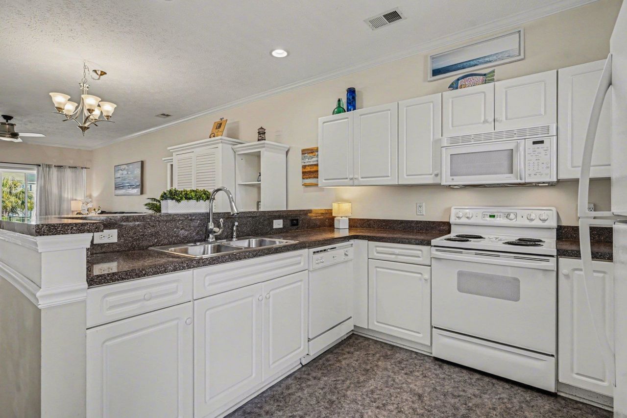 901 West Port Dr. Photo 9