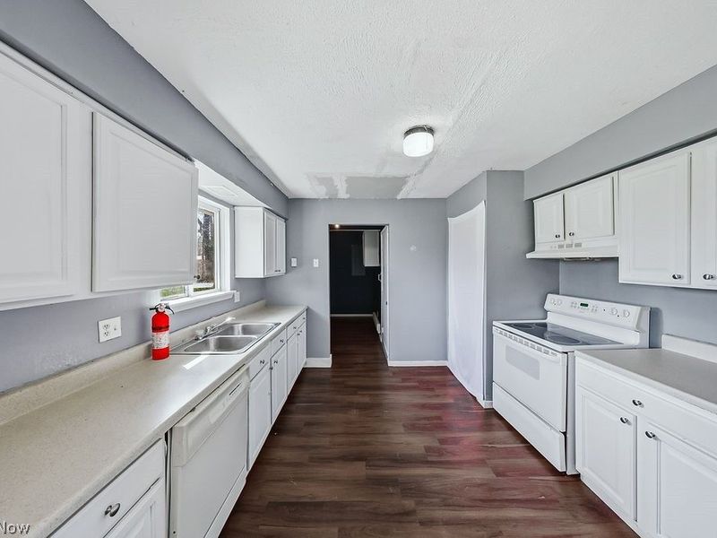 508 Wood Street, Elyria, OH 44035 Photo 6