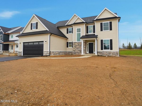 140 Barton Creek Drive, Perrysburg, OH 43551