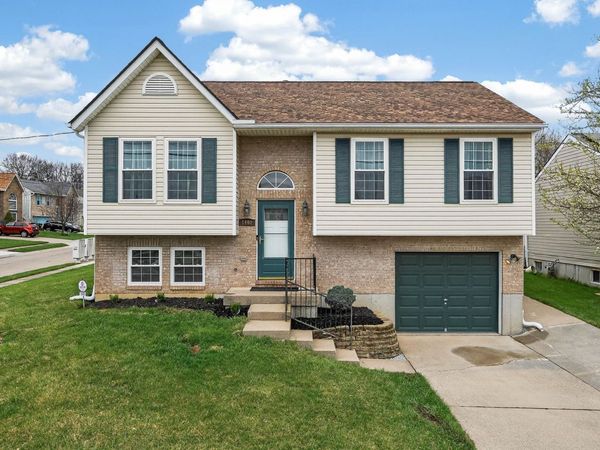1490 Clovernook Drive, Elsmere, KY 41018
