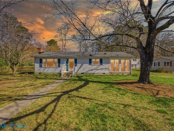 621 Shore Drive, Hartfield, VA 23071