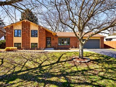 19 Chimney Hill Road, Rochester, NY 14612