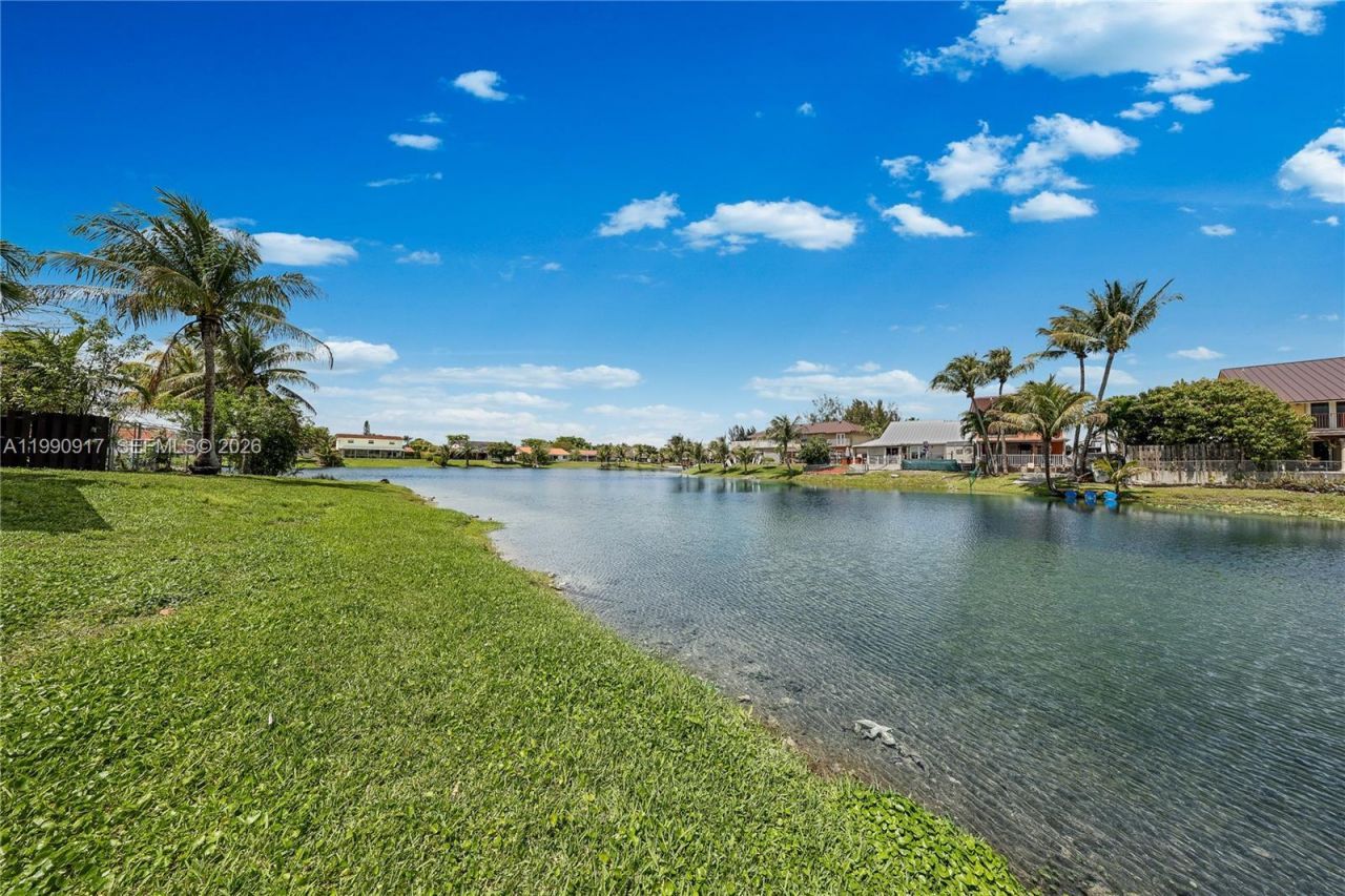 12511 SW 12th Ln, Miami, FL 33184 Photo