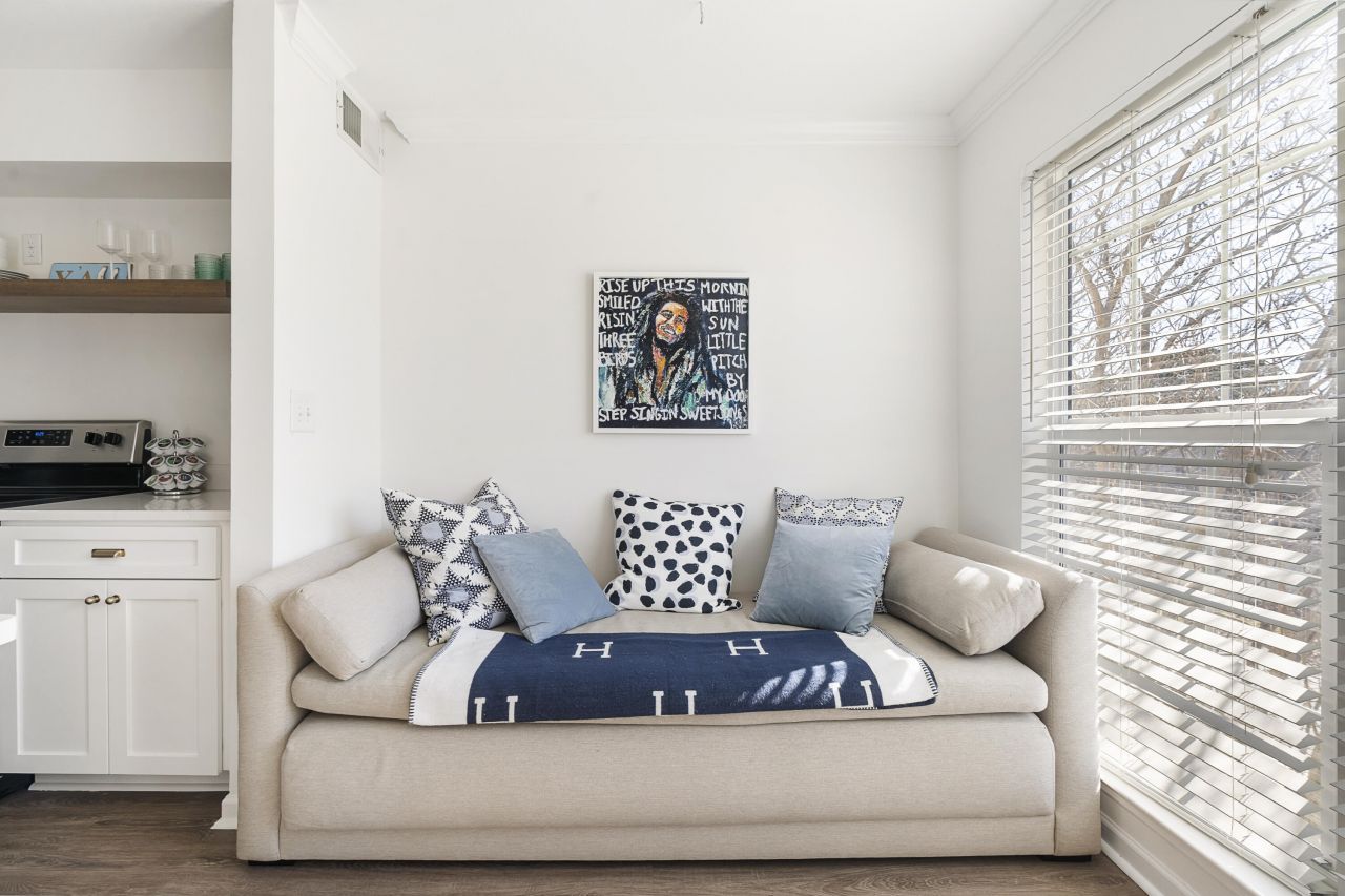 700 Daniel Ellis Drive Photo 10