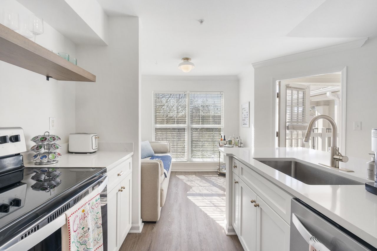 700 Daniel Ellis Drive Photo 9