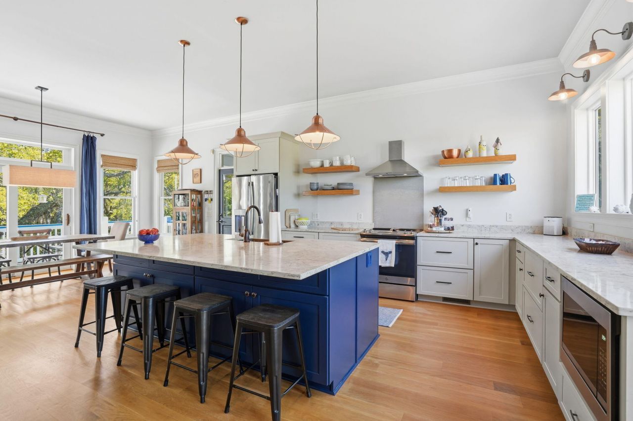 831 Hammocks Way Photo 11