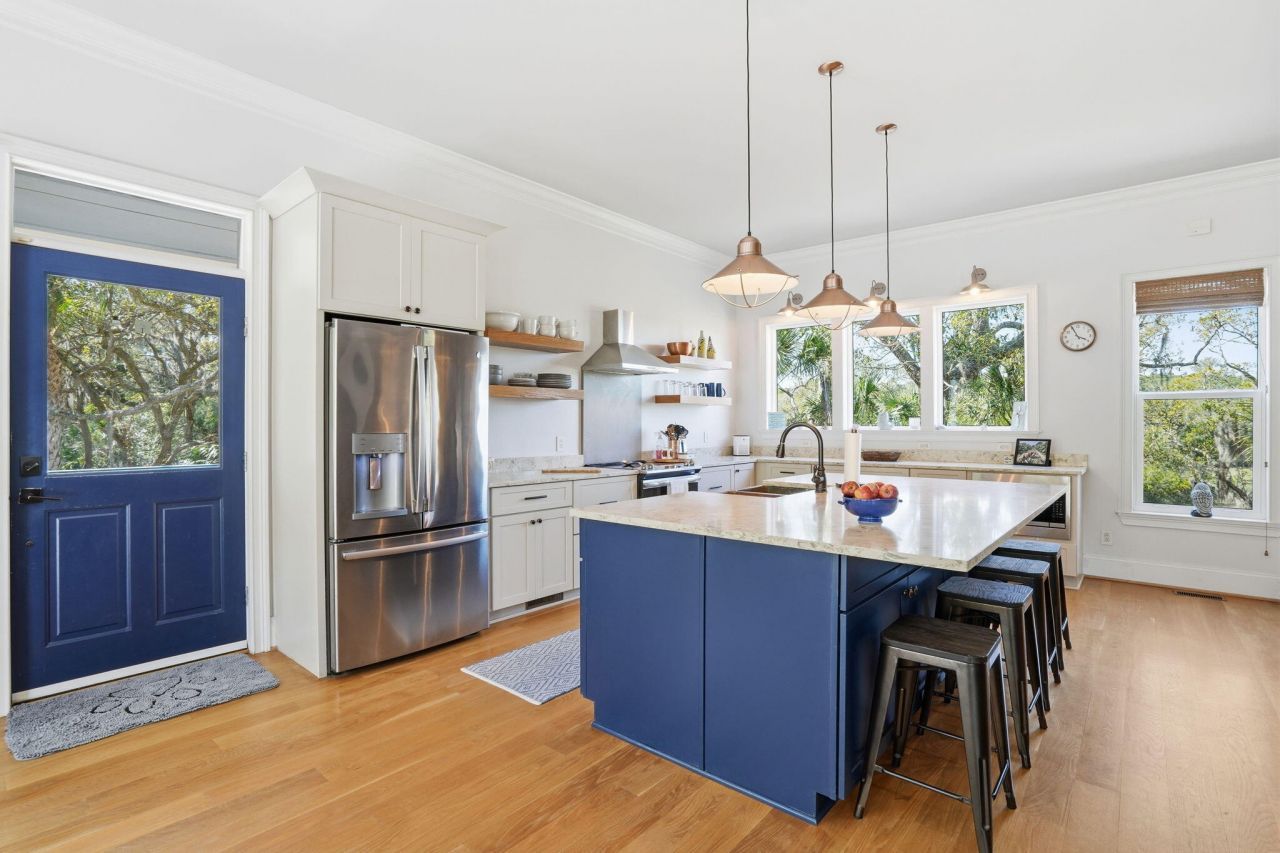 831 Hammocks Way Photo 13