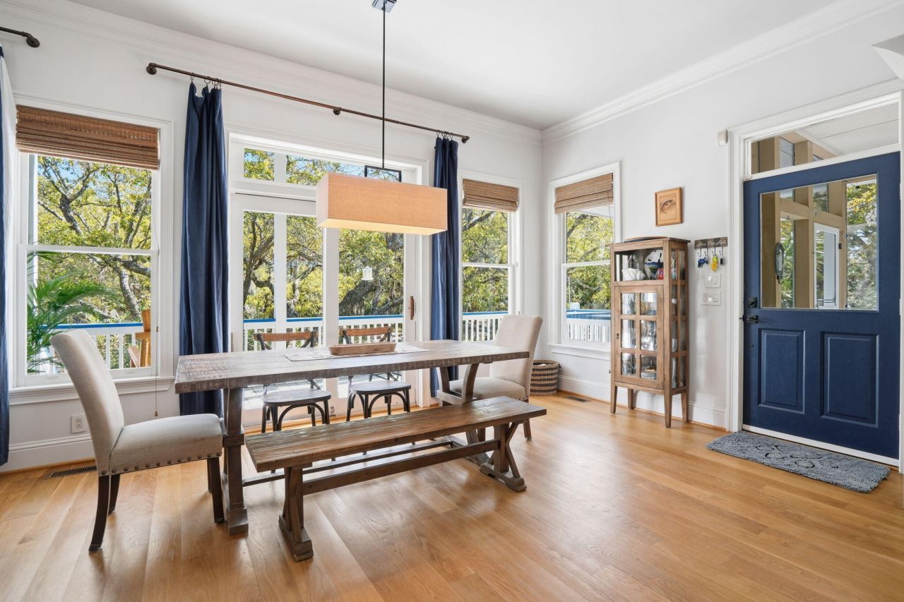 831 Hammocks Way Photo 15