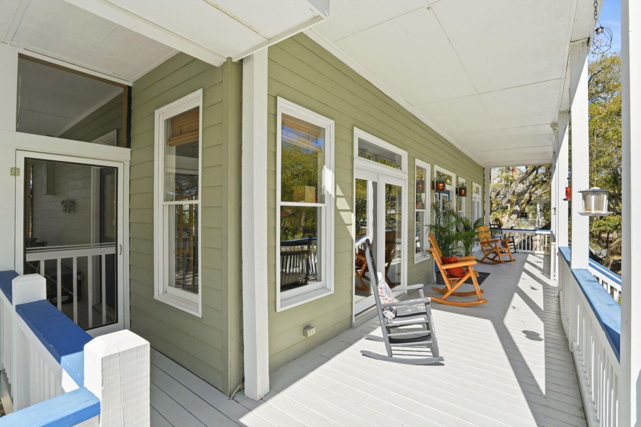 831 Hammocks Way Photo 16