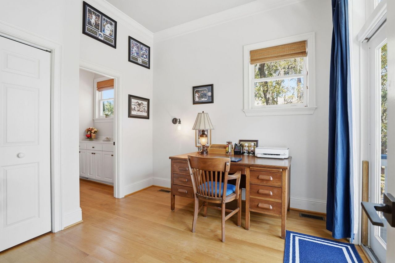 831 Hammocks Way Photo 19