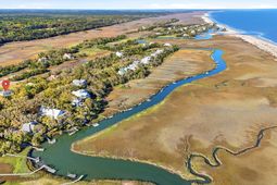 831 Hammocks Way photo 4