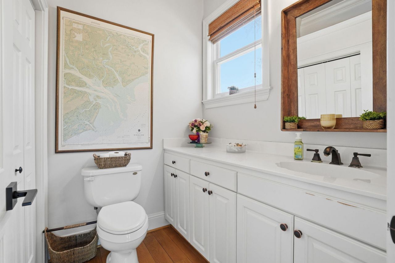 831 Hammocks Way Photo 22