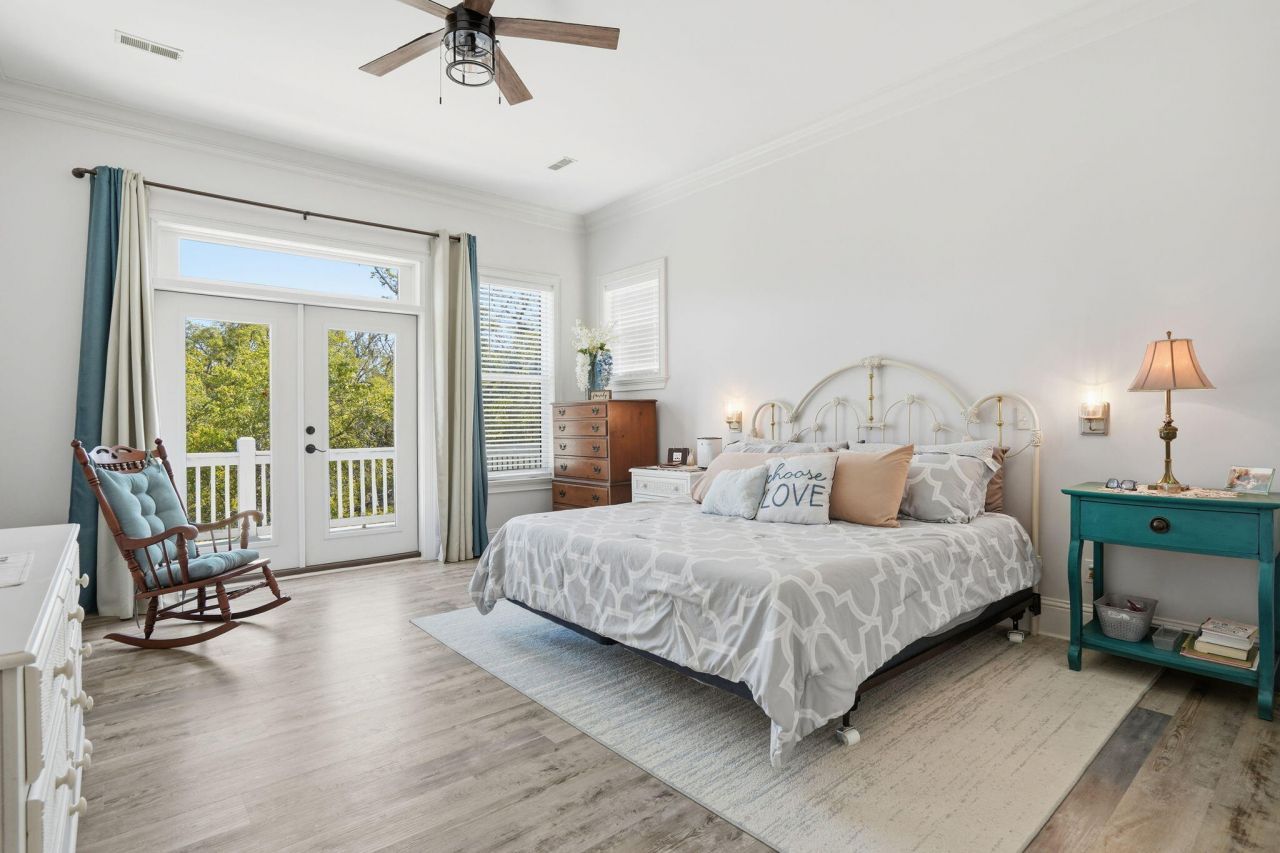 831 Hammocks Way Photo 26