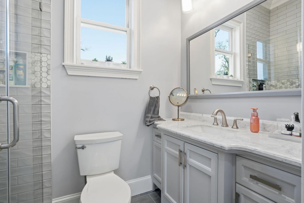 831 Hammocks Way Photo 36