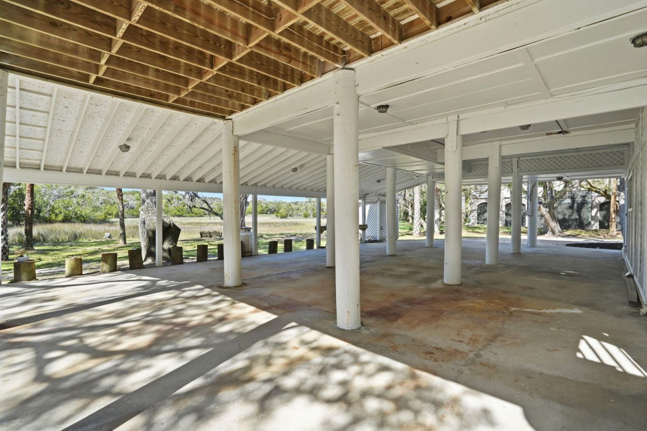 831 Hammocks Way Photo 43