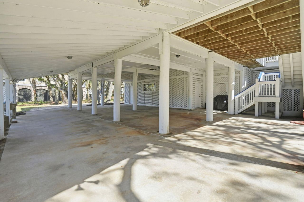 831 Hammocks Way Photo 44