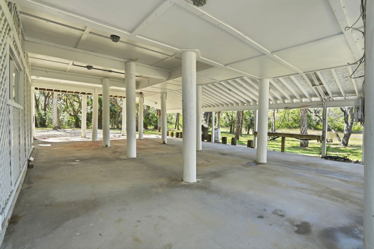 831 Hammocks Way Photo 45