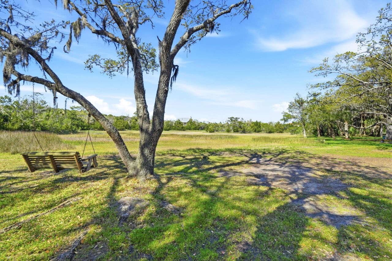 831 Hammocks Way Photo 46