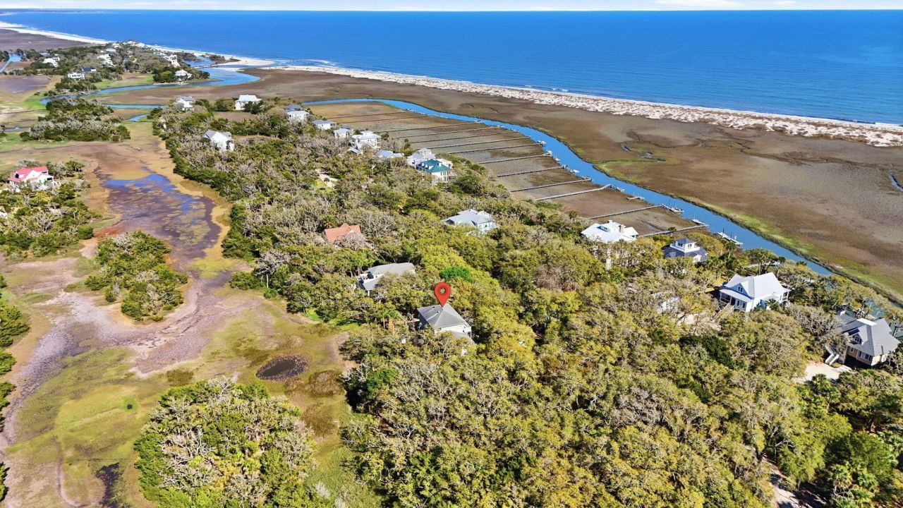 831 Hammocks Way Photo 55