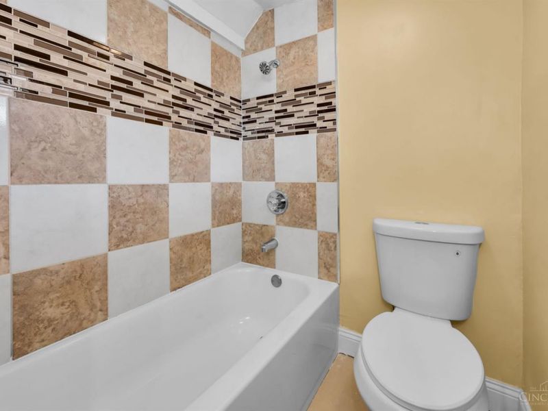 3914 Meyerfeld Avenue, Cheviot, OH 45211 Photo 4