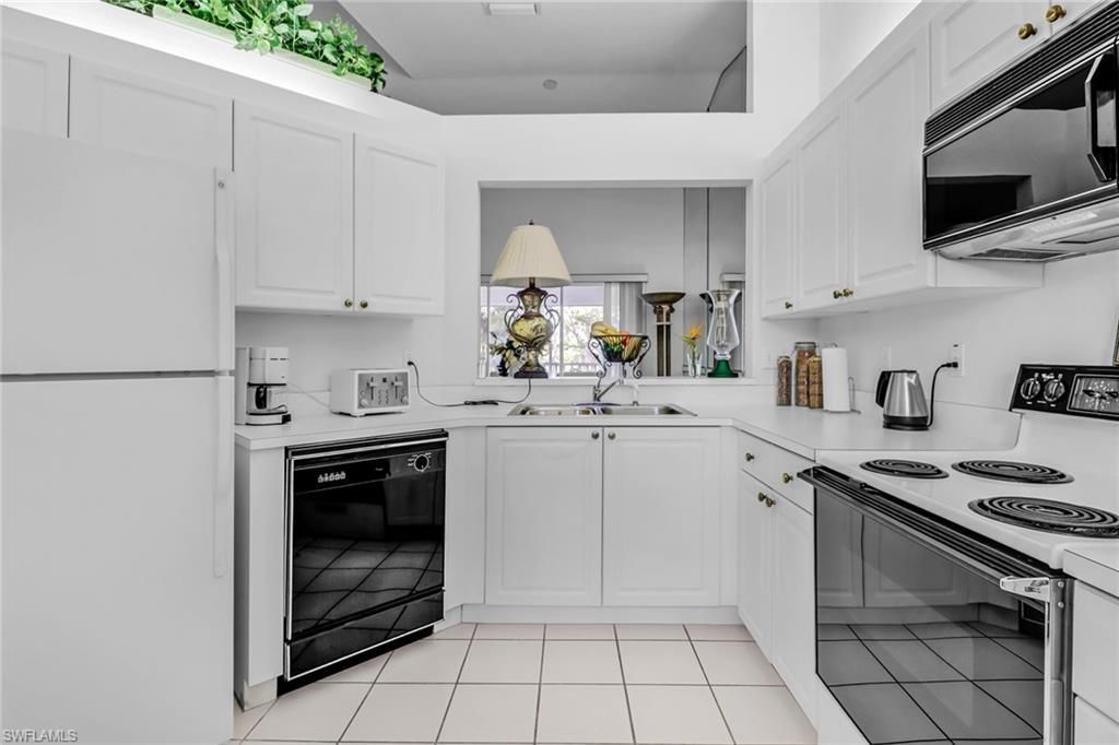 13131 Castle Harbour Dr, Unit M3, Naples, FL 34110 Photo