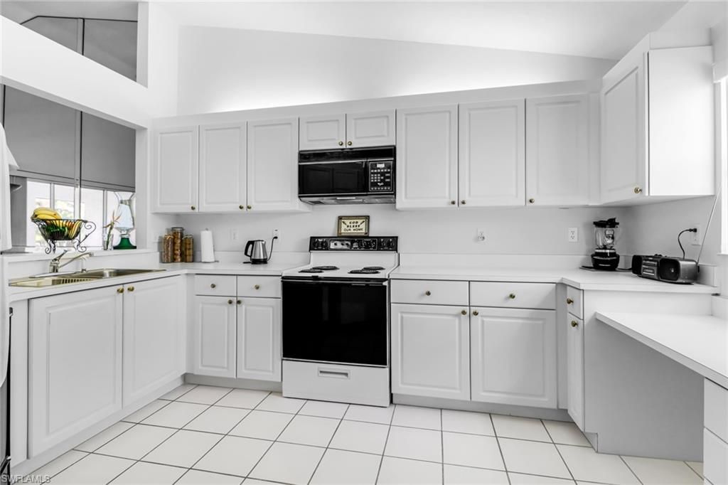 13131 Castle Harbour Dr, Unit M3, Naples, FL 34110 Photo