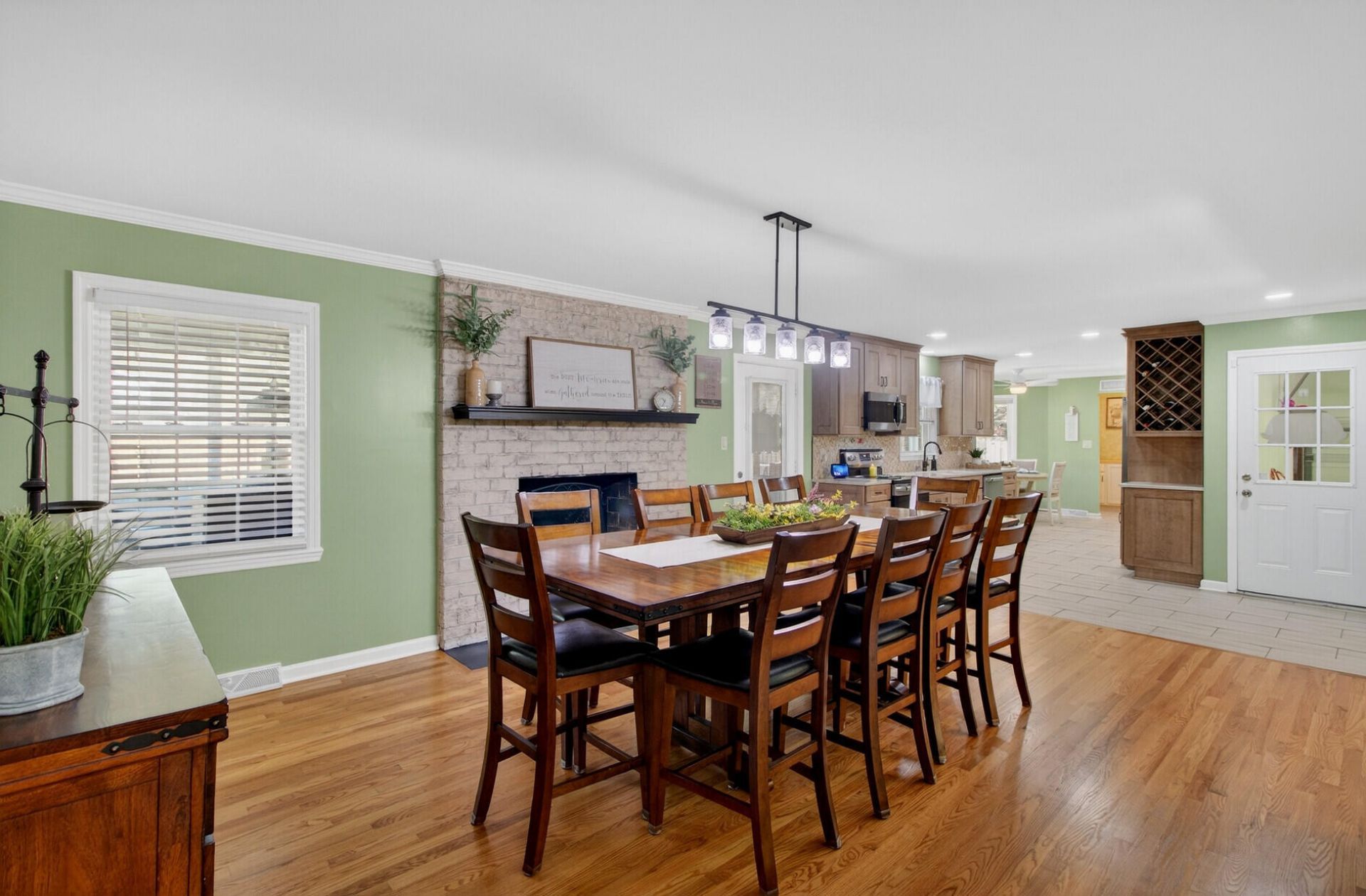 112 Ayers Circle Photo 8