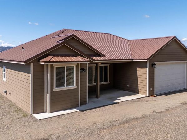 39725 N Overlook Ln, Seven Bays, WA 99122